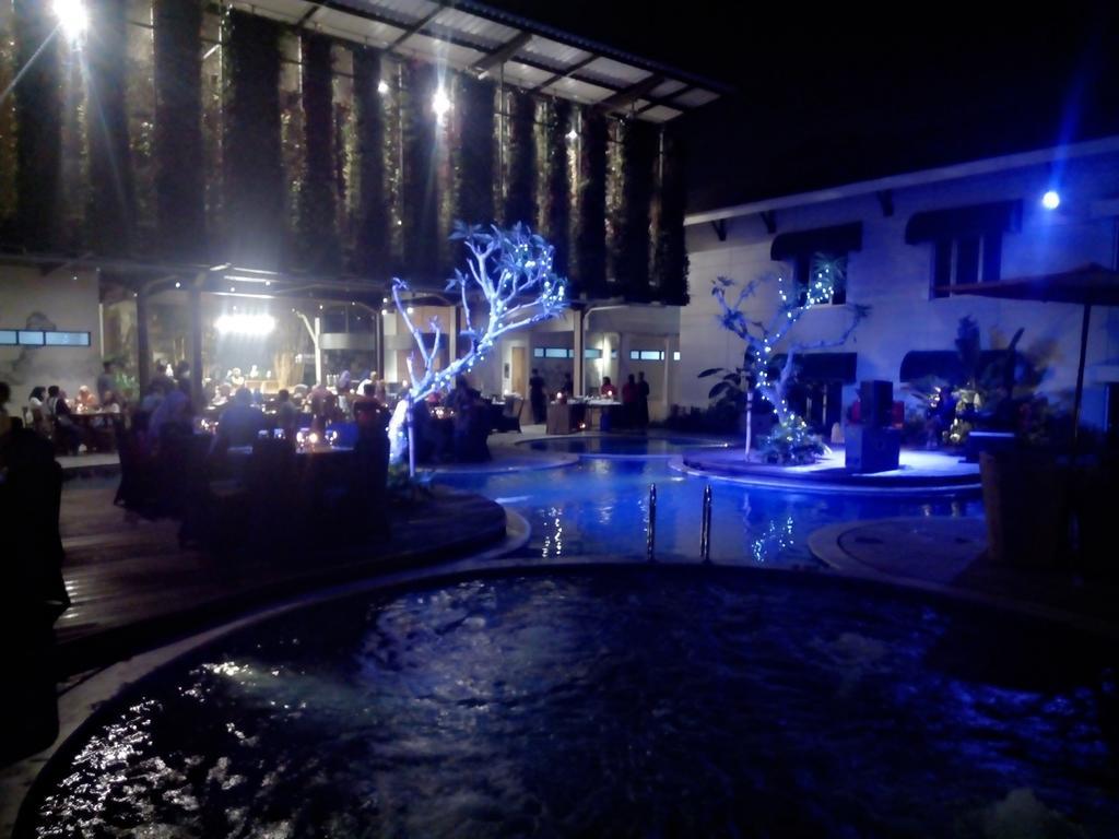 Patra Bandung Hotel Exteriör bild