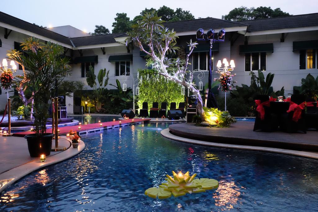 Patra Bandung Hotel Exteriör bild