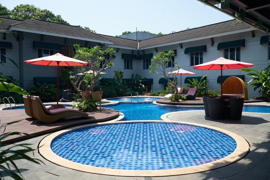 Patra Bandung Hotel Exteriör bild